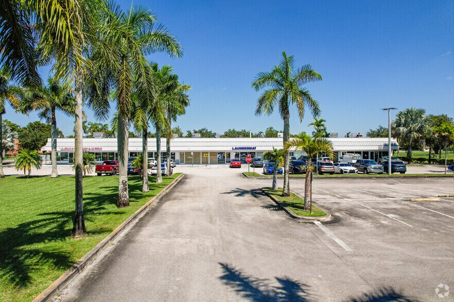 More Photos Of 1219-1245 NE 8th St, Homestead Freestanding For Lease