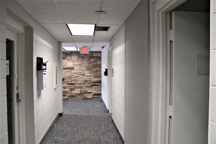 More Photos Of 2738 Winnetka Ave N, New Hope Medical For Lease