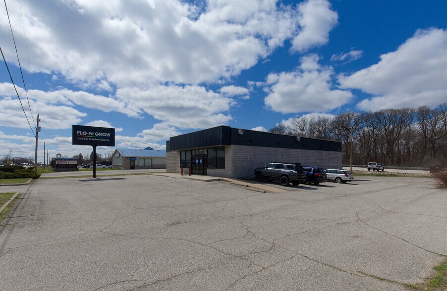 More Photos Of 2706 S 11th St, Niles Freestanding For Sale