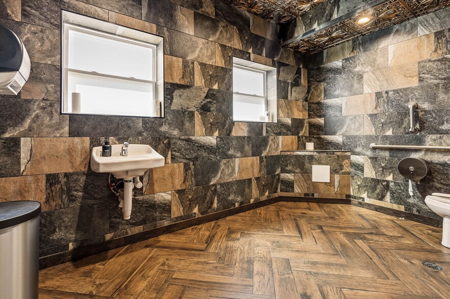 More Photos Of 316 N Main St, Columbia Storefront Retail Office For Sale