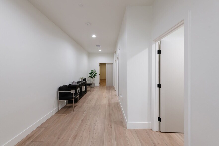 More Photos Of 15206 Grevillea Ave, Lawndale Warehouse For Lease