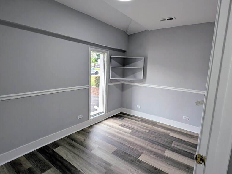 More Photos Of 1S085 Summit Ave, Oakbrook Terrace Medical For Lease