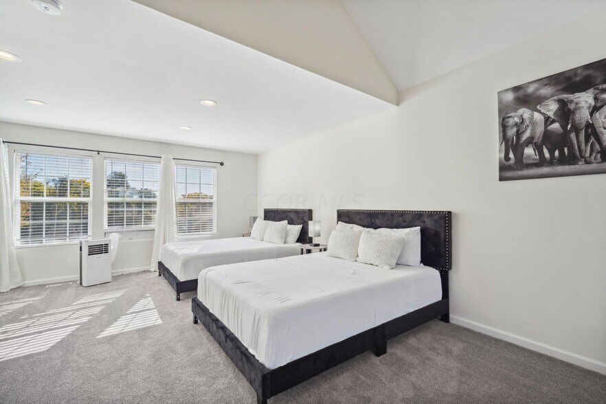 More Photos Of 4677 E Livingston Ave, Columbus Specialty For Sale