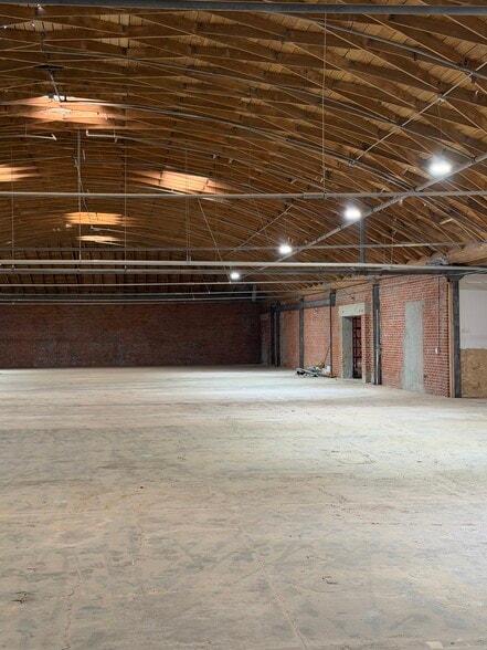 More Photos Of 8001 Beach St, Los Angeles Warehouse For Lease