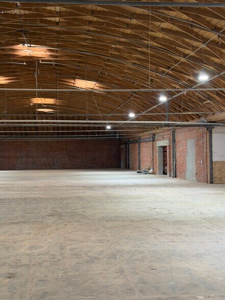 More Photos Of 8001 Beach St, Los Angeles Warehouse For Lease