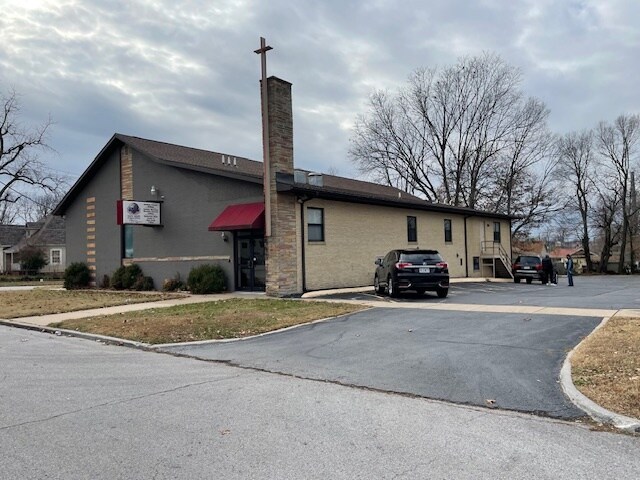 Primary Photo Of 901 N Prospect Ave, Springfield Freestanding For Sale