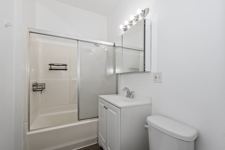 More Photos Of 1509 E 69th Pl, Chicago Apartments For Sale