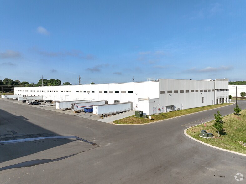 More Photos Of 160 International Dr, Concord Distribution For Lease