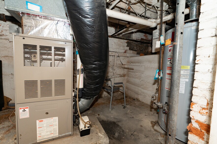 More Photos Of 8 Jennifer Dr, Merrimack Flex For Sale