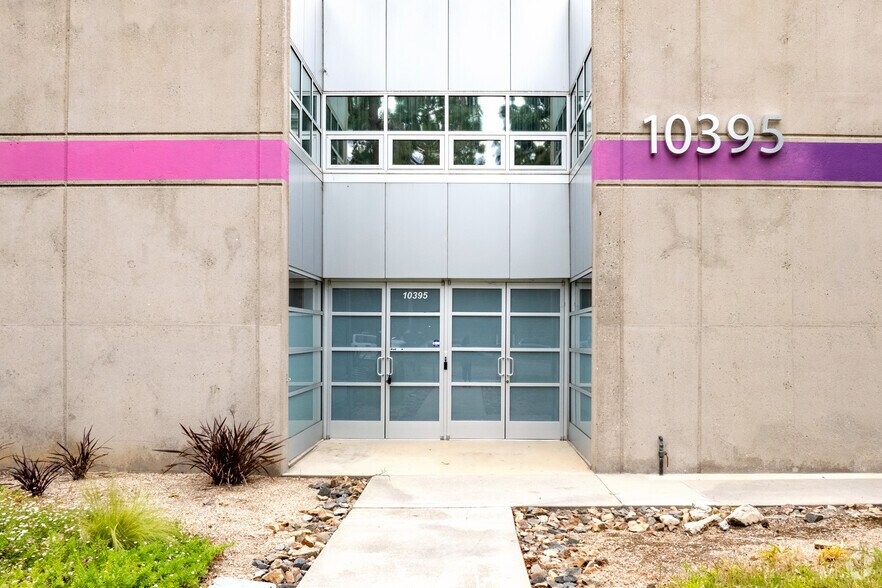 More Photos Of 10381-10395 Jefferson Blvd, Culver City Loft Creative Space For Lease