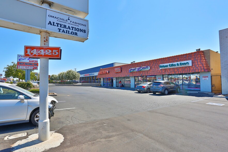 More Photos Of 14433 7th St, Victorville Storefront Retail Office For Sale