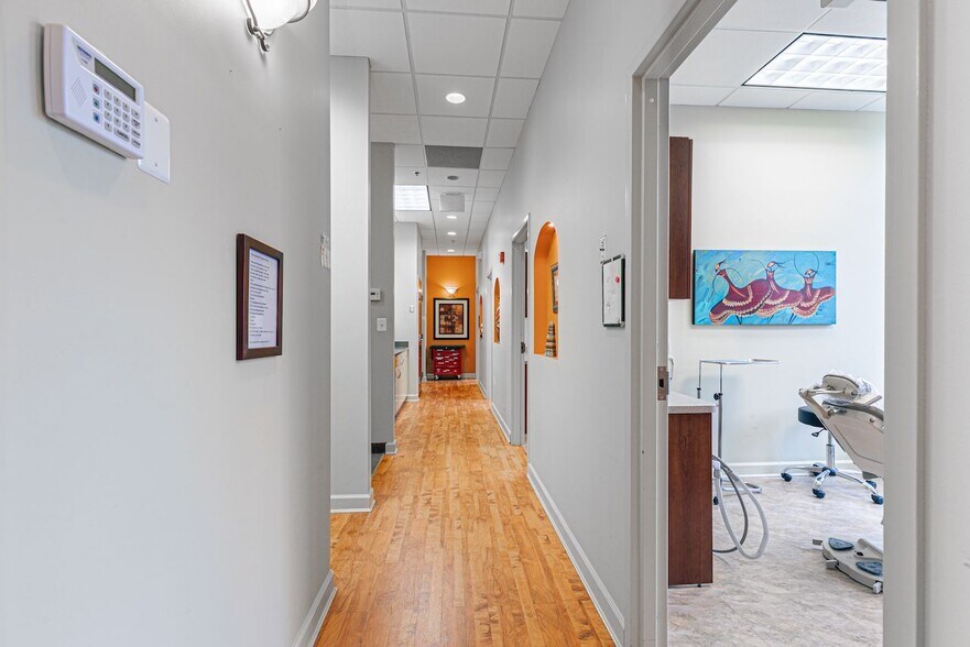 More Photos Of 7625 Maple Lawn Blvd, Fulton Medical For Lease