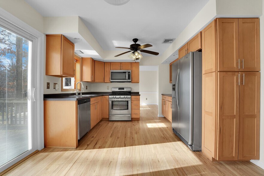 More Photos Of 1 Shadetree Pl, Long Valley Healthcare For Sale