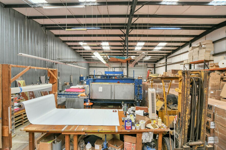 More Photos Of 730 Concord Ave, Brentwood Warehouse For Sale