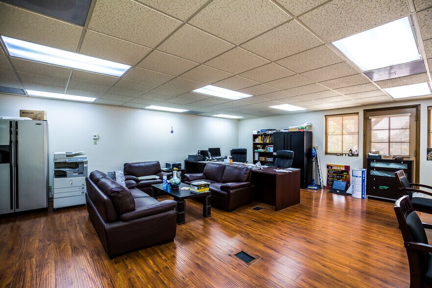 More Photos Of 555 W Bonita Ave, San Dimas Carwash For Sale