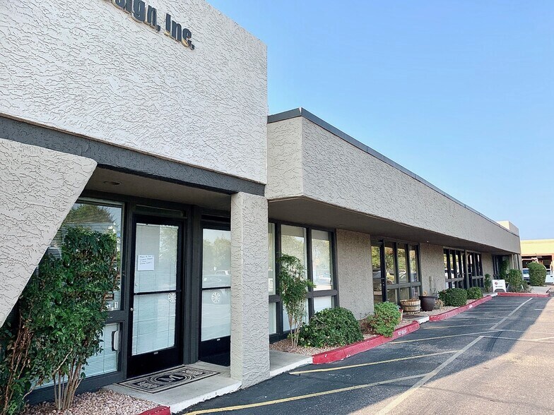 More Photos Of 7735 E Gelding Dr, Scottsdale Warehouse For Lease