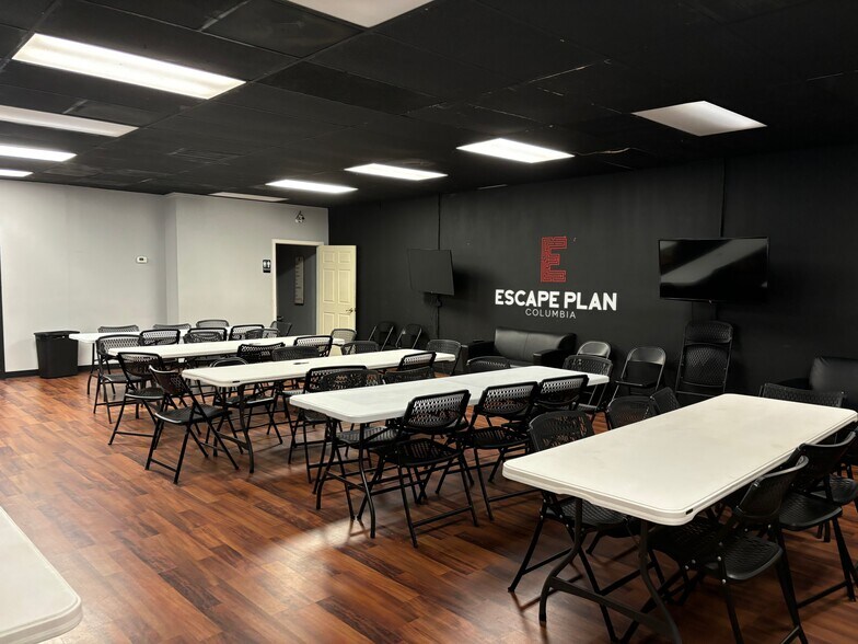 More Photos Of 151 Riverchase Way, Lexington Light Distribution For Lease