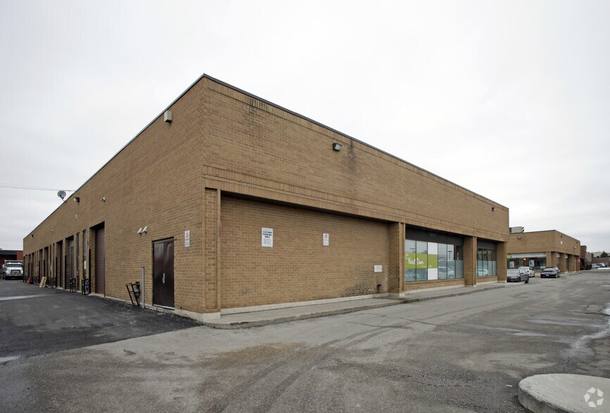 More Photos Of 129 Rowntree Dairy Rd, Vaughan Light Distribution For Sale