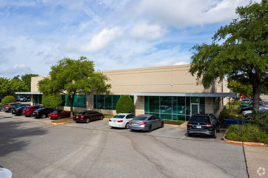 More Photos Of 9300 United Dr, Austin Unknown For Lease