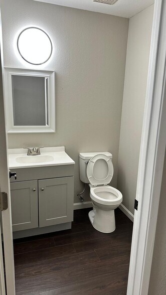 More Photos Of 421 E Center St, Manteca Medical For Lease