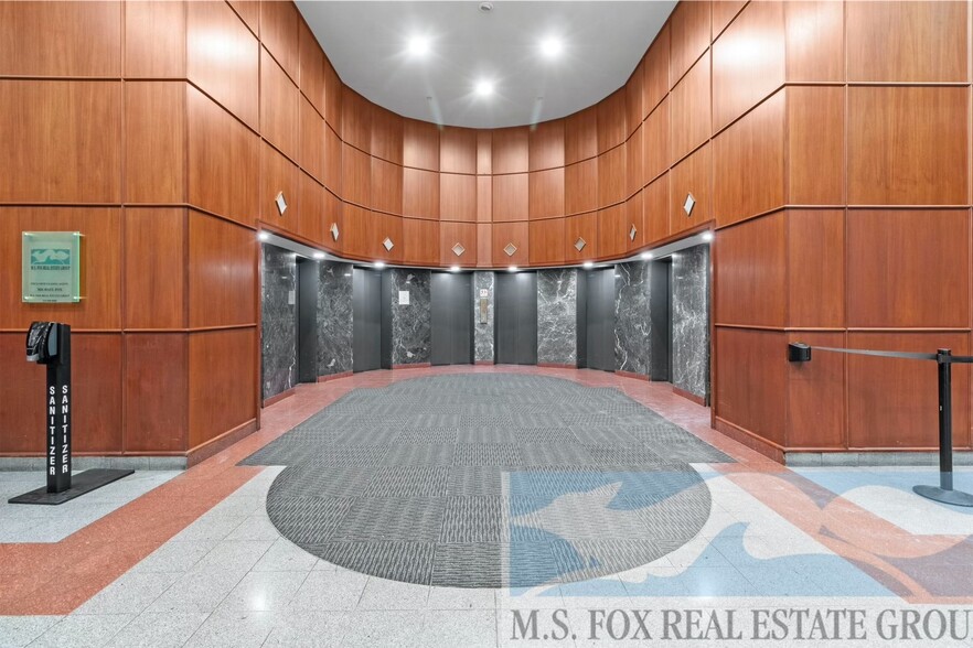 More Photos Of 100 S Broad St, Philadelphia Office For Lease