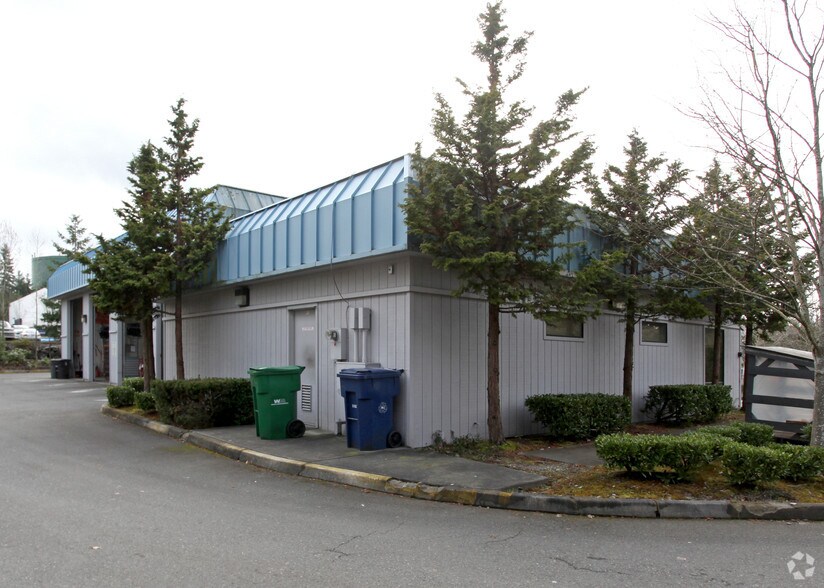 More Photos Of 18610 NE 67th Ct, Redmond Auto Repair For Lease
