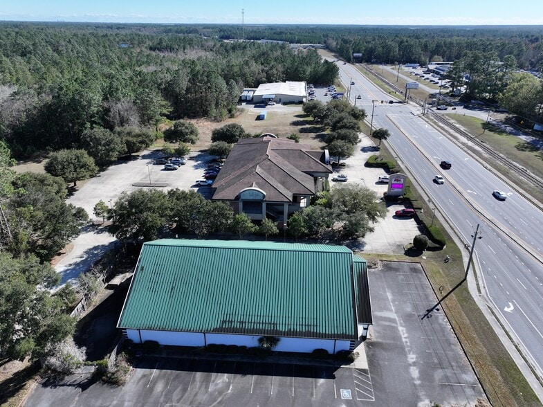 More Photos Of 28 Hawthorn Ln, Saint Marys Flex For Sale