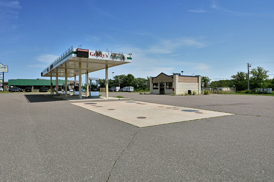 More Photos Of 2501 S Main St, Rice Lake Convenience Store For Sale