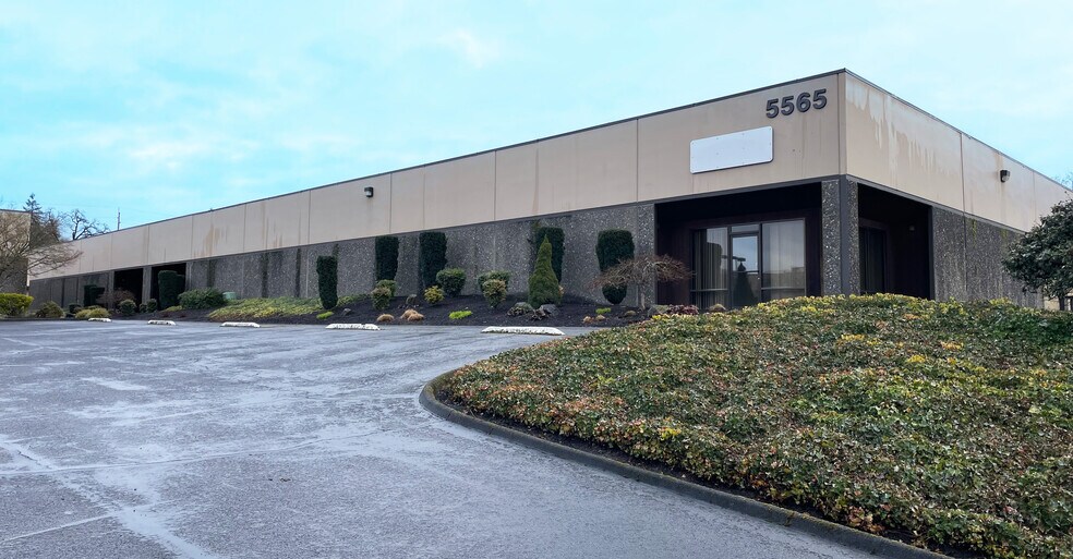 Primary Photo Of 5565 SE International Way, Milwaukie Warehouse For Lease