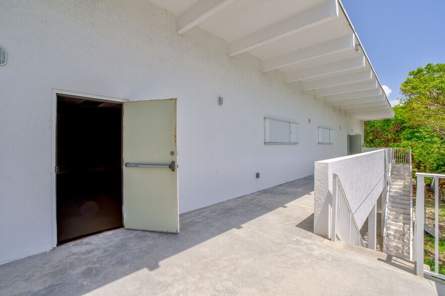 More Photos Of 14 125th Street Gulf, Marathon Office Residential For Sale