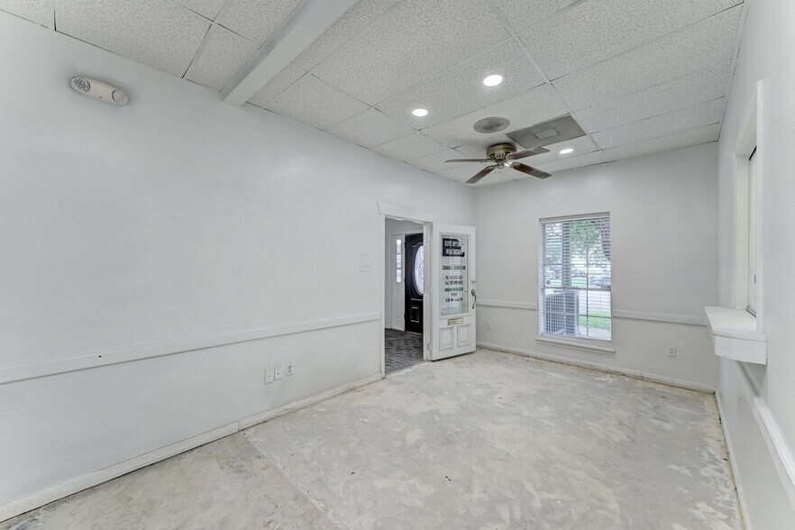 More Photos Of 14721 Pebble Bend Dr, Houston Medical For Lease