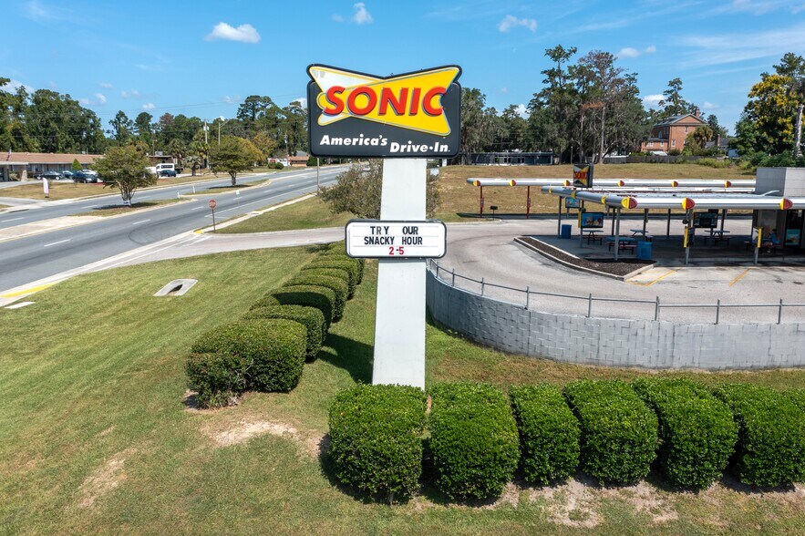 More Photos Of 1333 SW Main Blvd, Lake City Fast Food For Sale