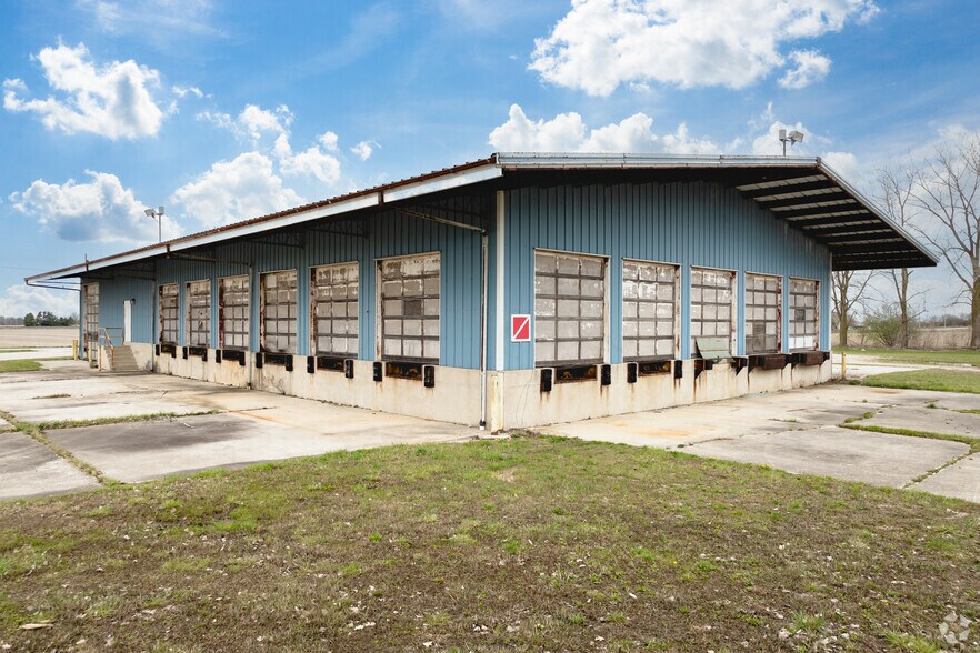 Primary Photo Of 3718 W County Rd 26, Tiffin Truck Terminal For Sale