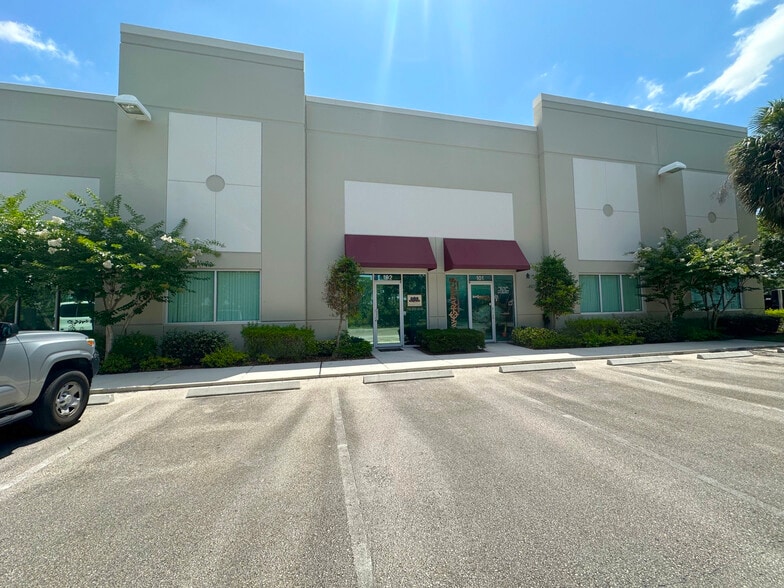 More Photos Of 571 NW Mercantile Pl, Port Saint Lucie Light Manufacturing For Lease