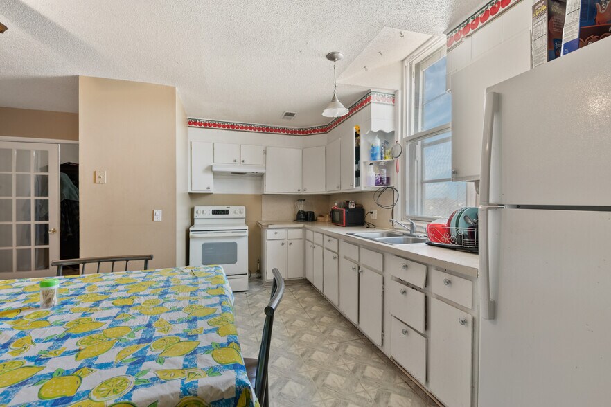 More Photos Of 2319 Vinton St, Omaha Office Residential For Sale