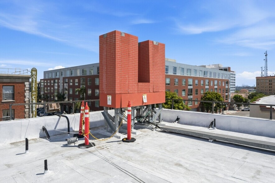 More Photos Of 709 S Centre St, San Pedro Storefront Retail Residential For Sale