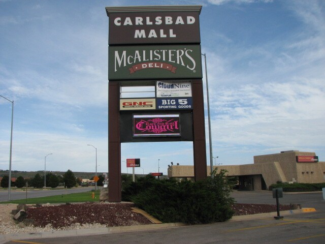 More Photos Of 2302 W Pierce St, Carlsbad General Retail For Lease