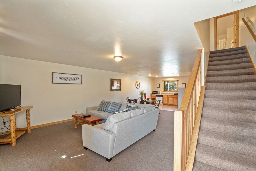 More Photos Of 229 N Hayden St, West Yellowstone Hotel For Sale