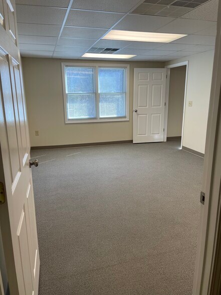 More Photos Of 4010 E North St, Greenville Office For Lease