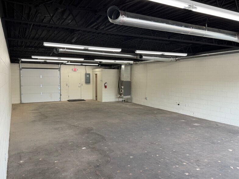 More Photos Of 1168 Butternut St, Abilene Flex For Lease