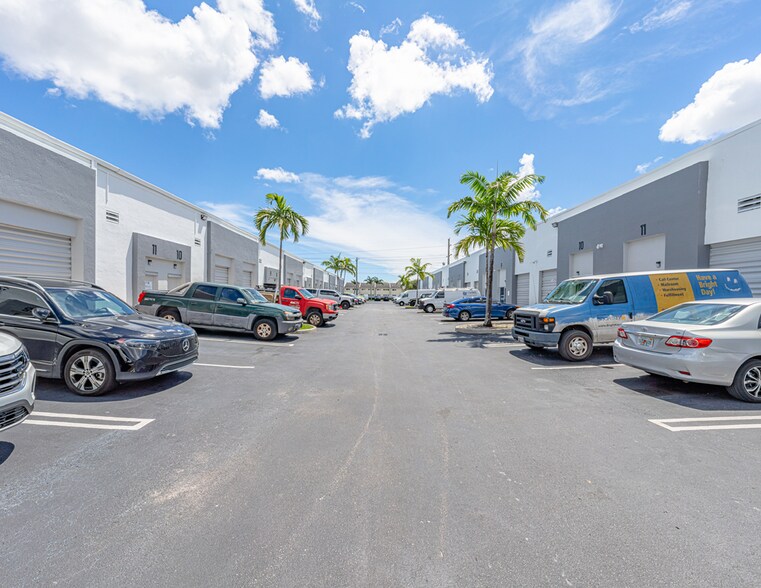 More Photos Of 1570 W 38th Pl, Hialeah Flex For Sale