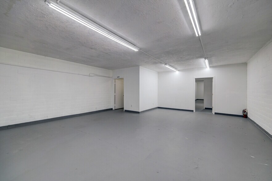 More Photos Of 905 W Main St, La Porte Warehouse For Sale