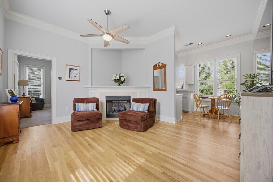 More Photos Of 574 East Ave NE, Atlanta Specialty For Sale