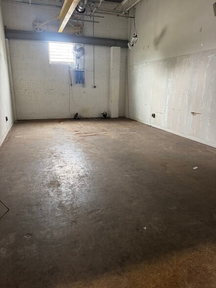 More Photos Of 918-922 NW 5th St, Oklahoma City Freestanding For Lease