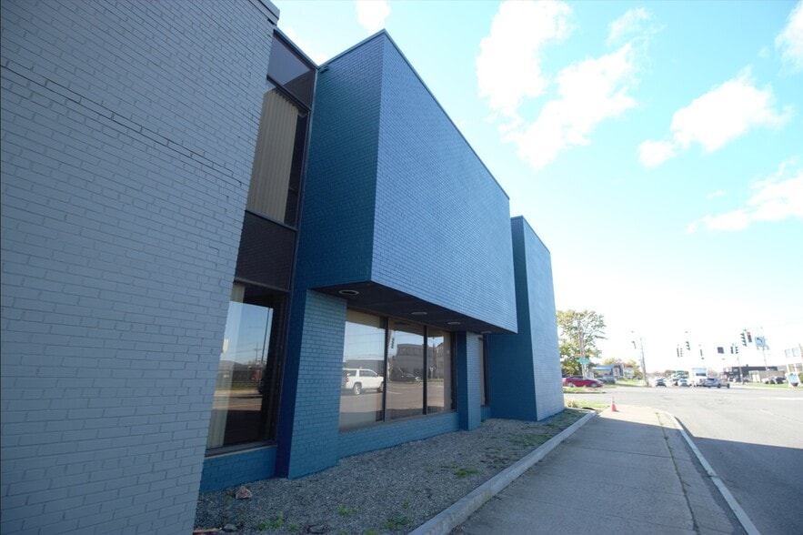More Photos Of 1390 Mt Read Blvd, Rochester Manufacturing For Lease