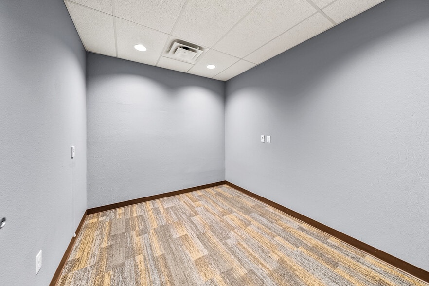 More Photos Of 2166 NW Vine St, Grants Pass Medical For Sale