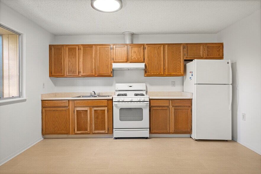 More Photos Of 611 Hendley St, Santa Rosa Apartments For Sale