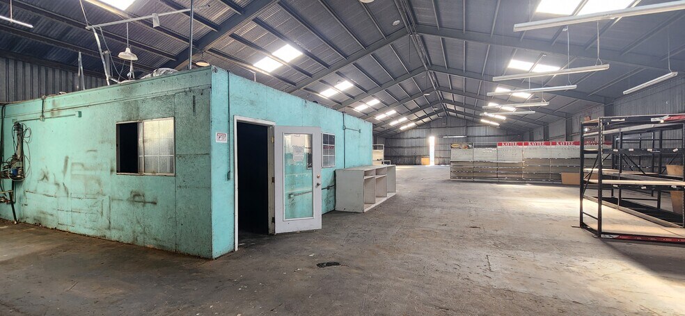 More Photos Of 1382 Cedar Ave, Fresno Warehouse For Sale