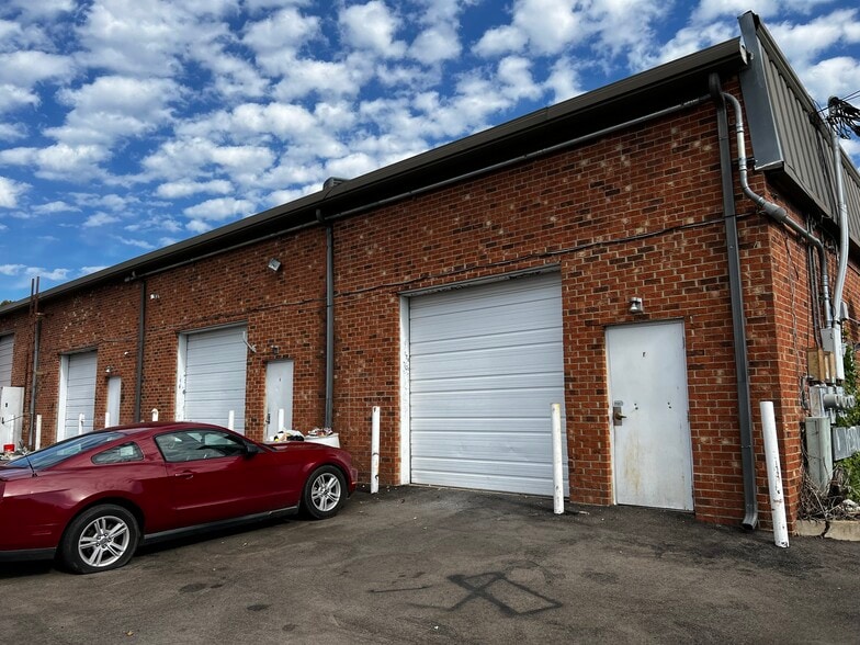 More Photos Of 3865-3877 Winchester Rd, Memphis Storefront For Lease