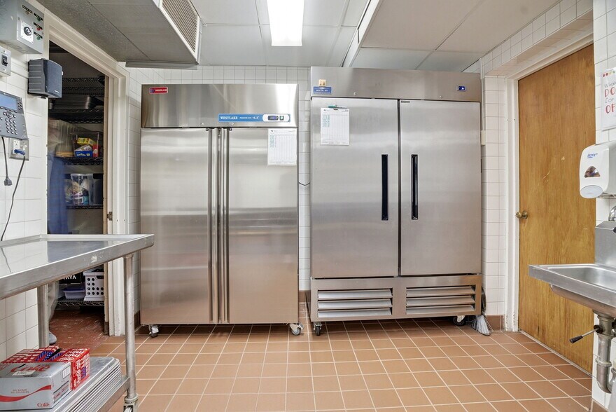 More Photos Of 6541 16TH Ave S, Richfield Schools For Lease